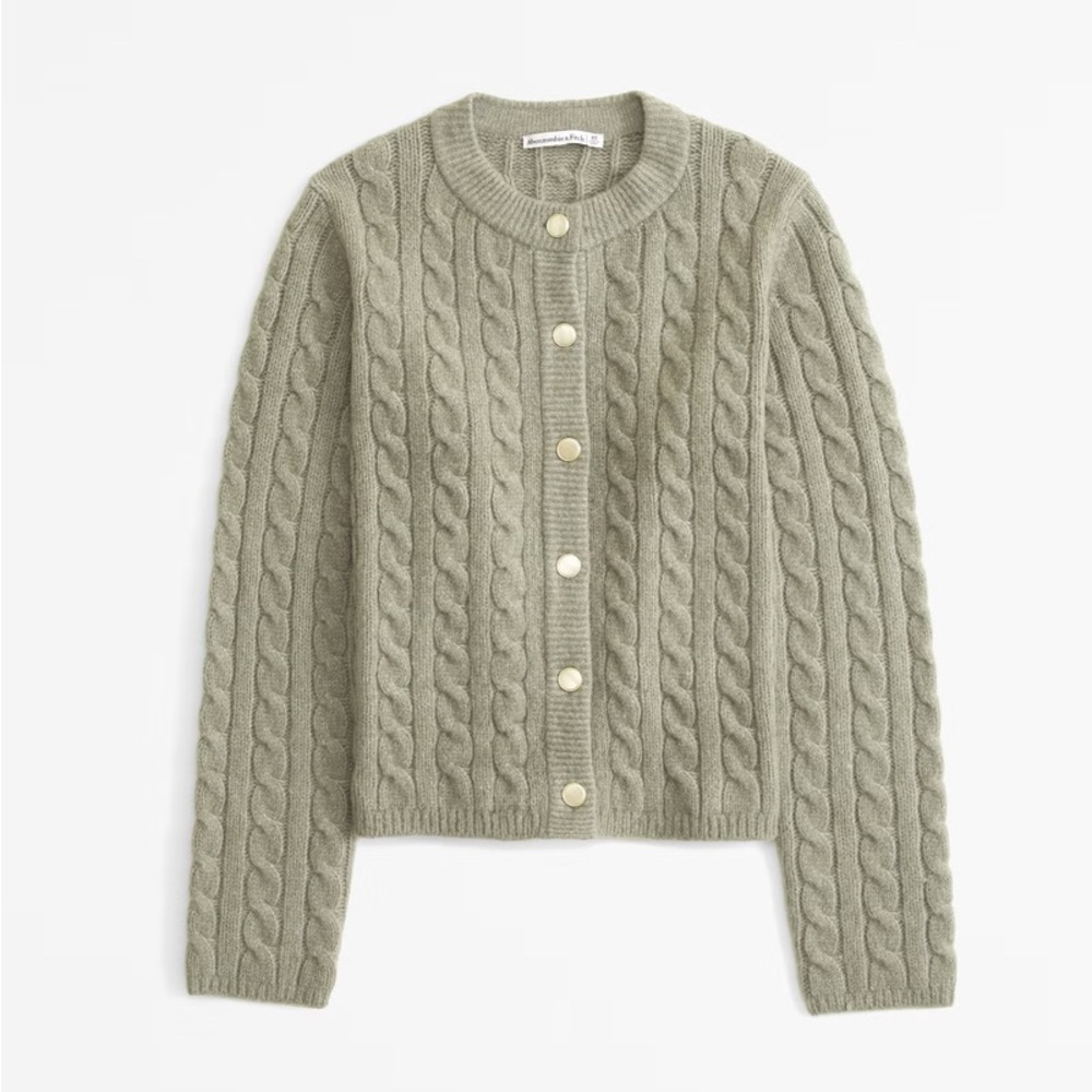 SOLD ❌ Abercrombie Cable Crew Cardigan ❌